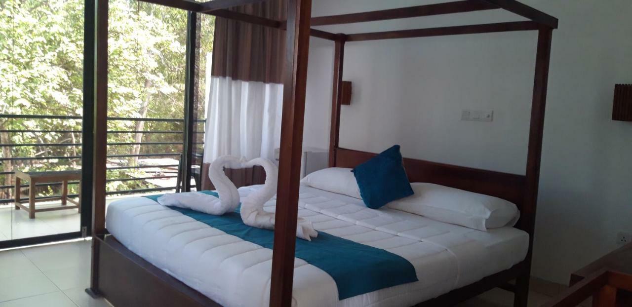 Lavish Resort - Sigirya Sigiriya Exteriör bild